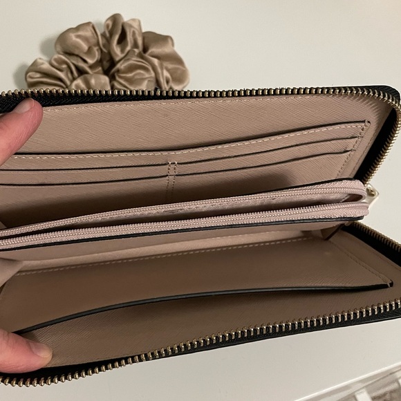 SOLD Kate Spade Black Leather Wallet - Picture 3 of 3